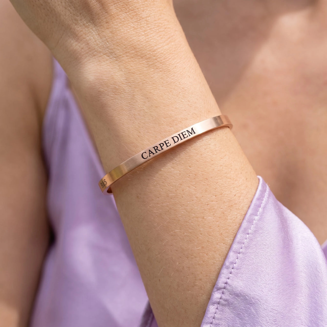 Engraved bracelet — close-up of the details, rose gold | SKU: cp-rg