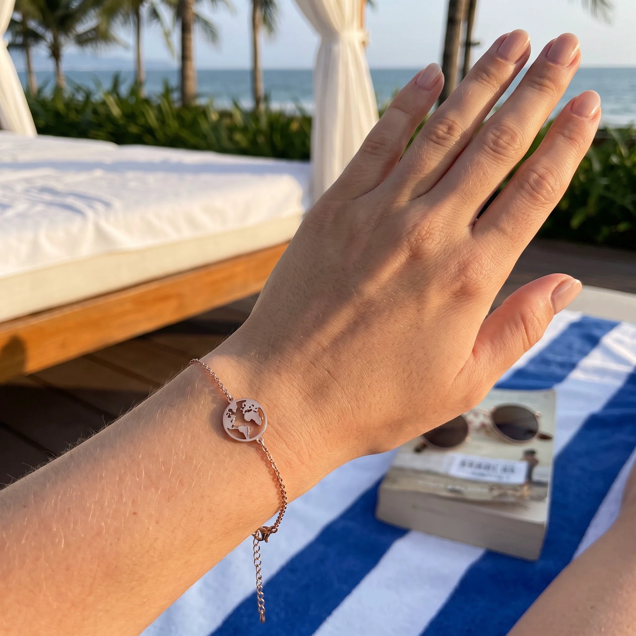 Gifts for travellers — worn, real size, rose gold | SKU: 22665062-rose-gold