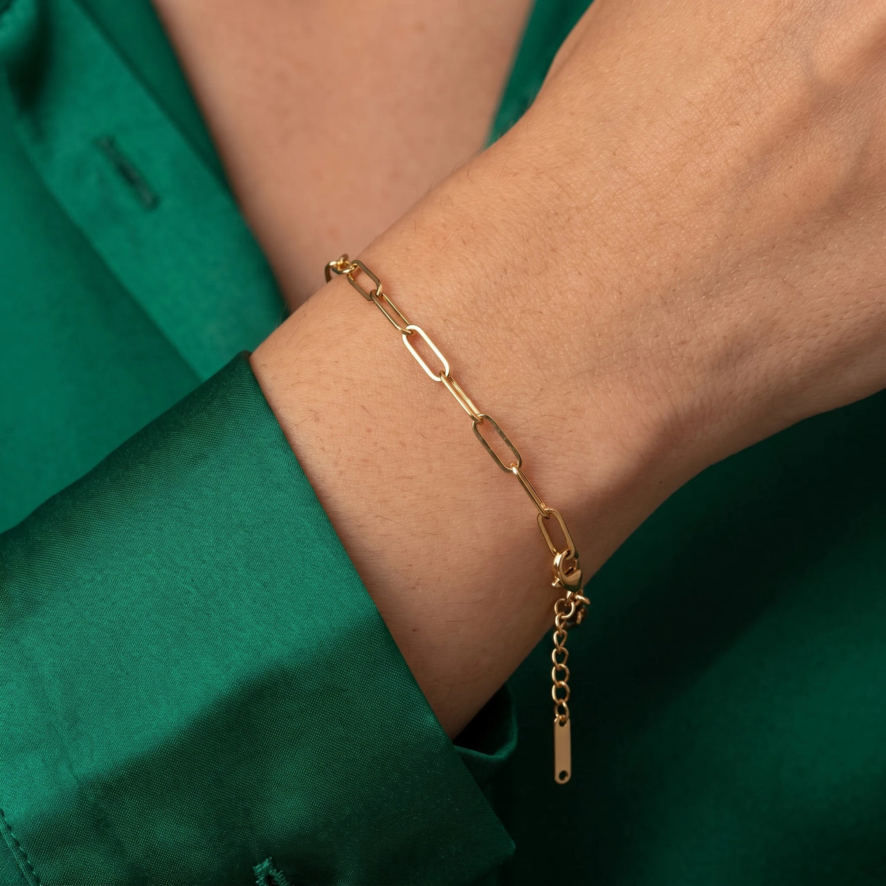 Close-up of the Original bracelet in gold worn | SKU: l-original