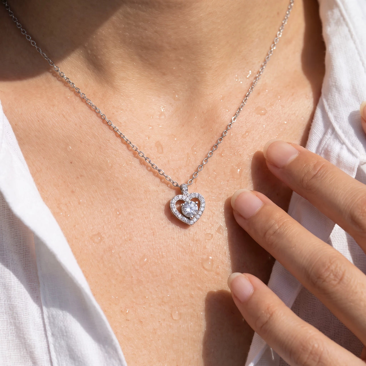 Silver heart necklace — close-up of the details, silver | SKU: 505744